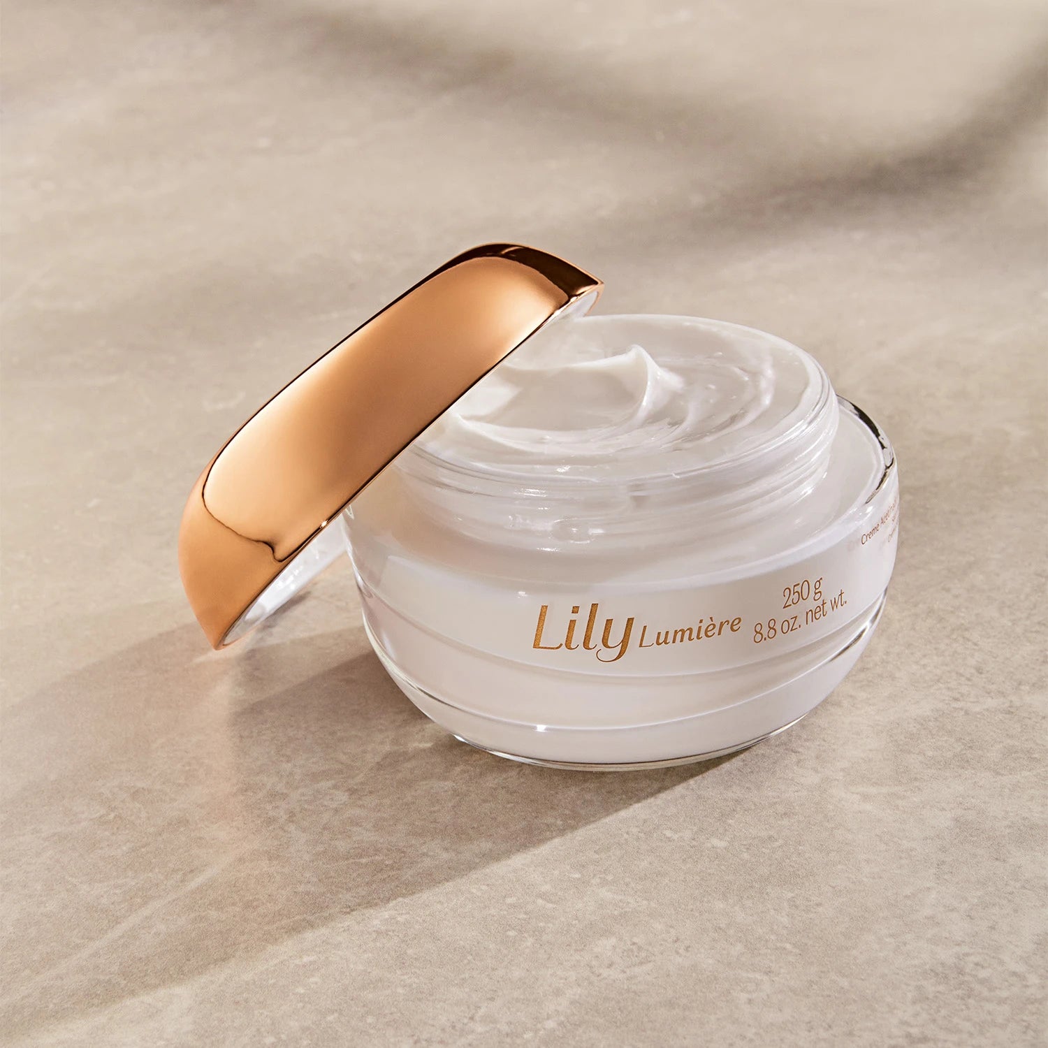 Creme Acetinado Hidratante Desodorante Corporal Lily Lumière 250G